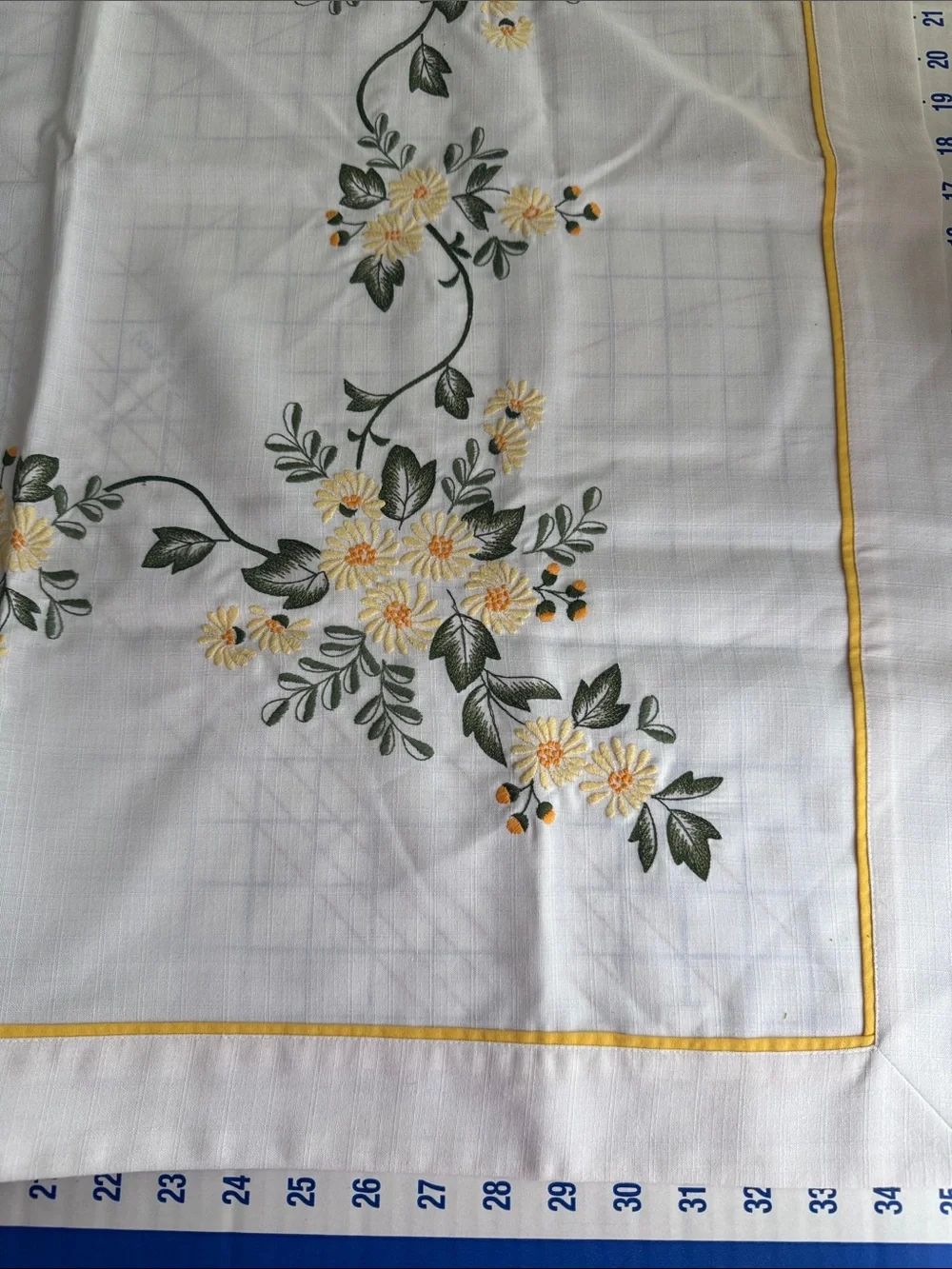 Embroidered Daisy Tablecloth 33” Square Linen Look Yellow Green Floral